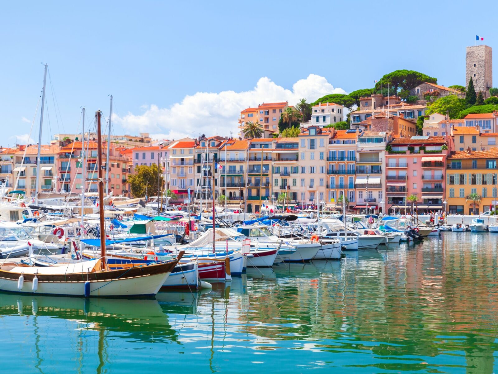 Cannes,Marina,View,On,A,Sunny,Summer,Day,,Coastal,Landscape