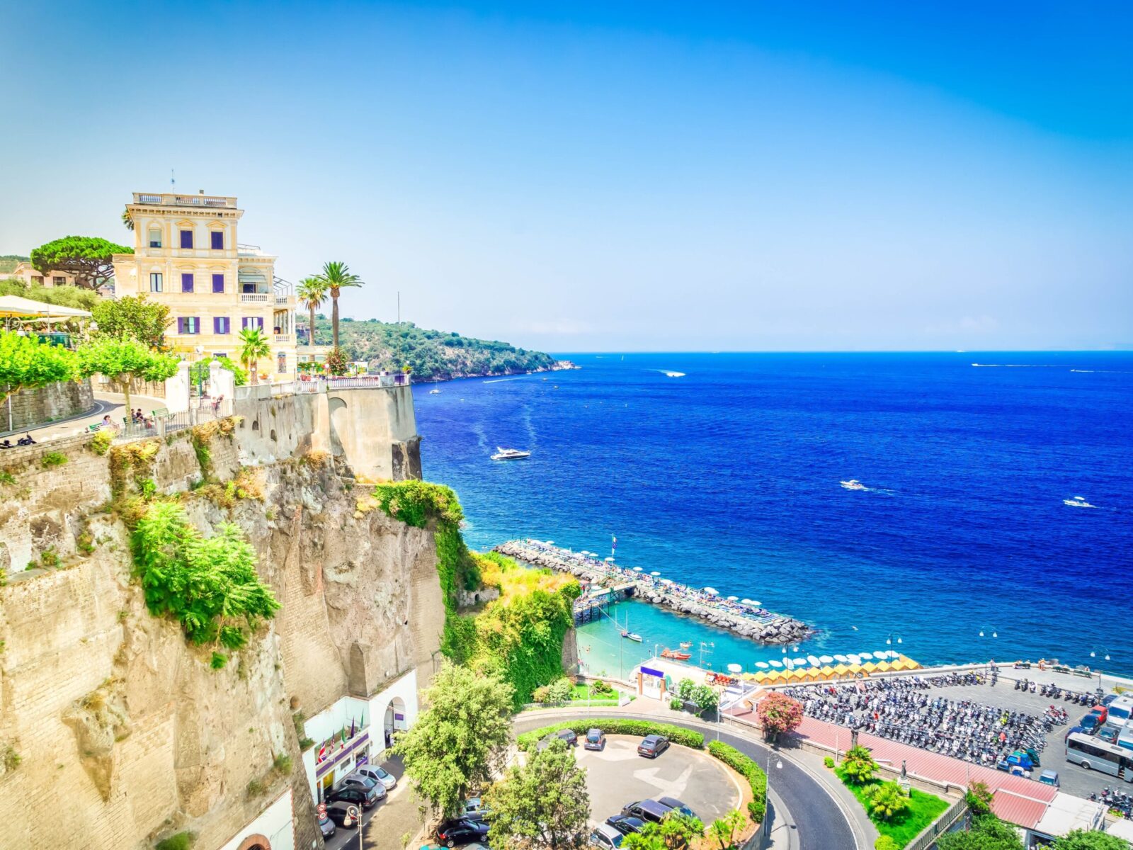 Embankment,Of,Sorrento,Town,At,Summer,Day,,Southern,Italy