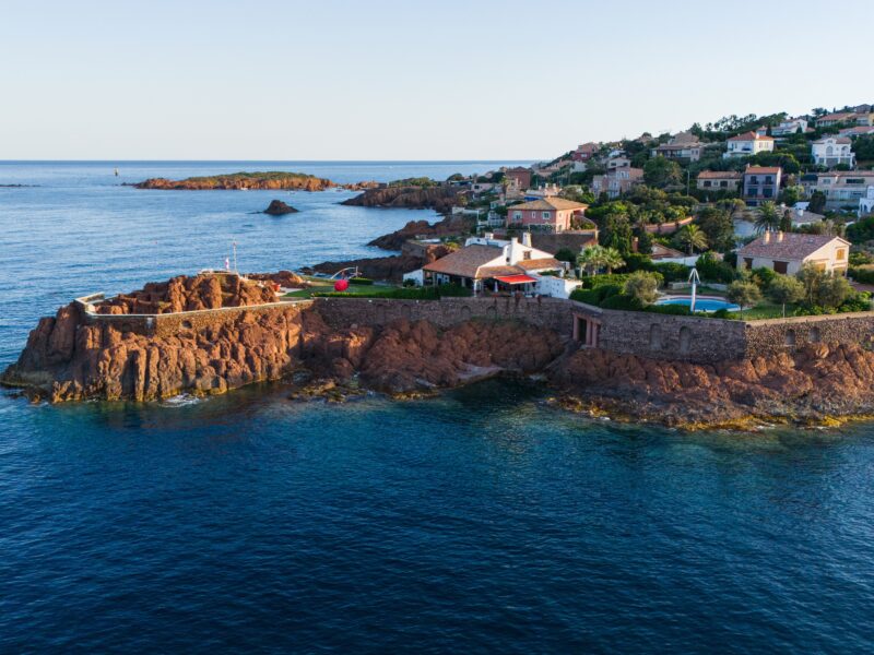 French,Riviera,Full,Of,Sailboats,And,Stunning,Cliffs