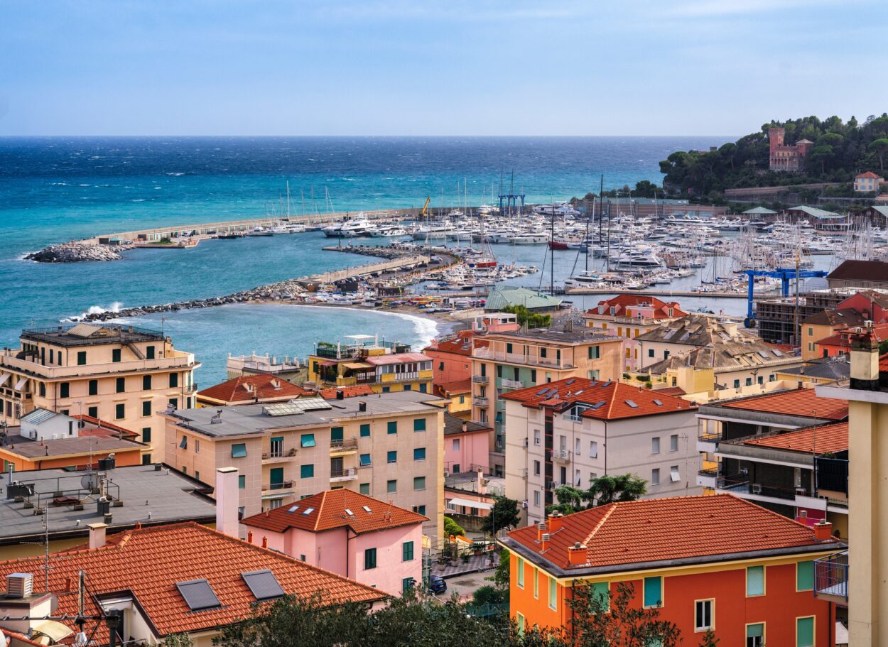 The,Port,”marina,Di,Varazze”,As,Seen,From,The,Surrounding